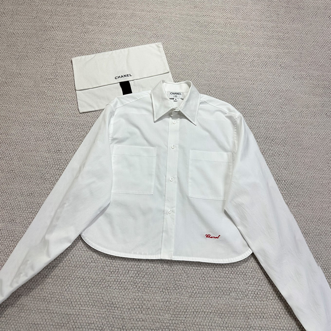 chanel pointed collar dual patch pocket cropped cotton button down shirt